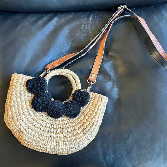 Seagrass and pom pom purse with strap - Picture 2 of 8
